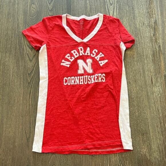 Blue 84 Nebraska Cornhuskers Jersey T-Shirt V-Neck Short Sleeve Red White Size L - Picture 1 of 4